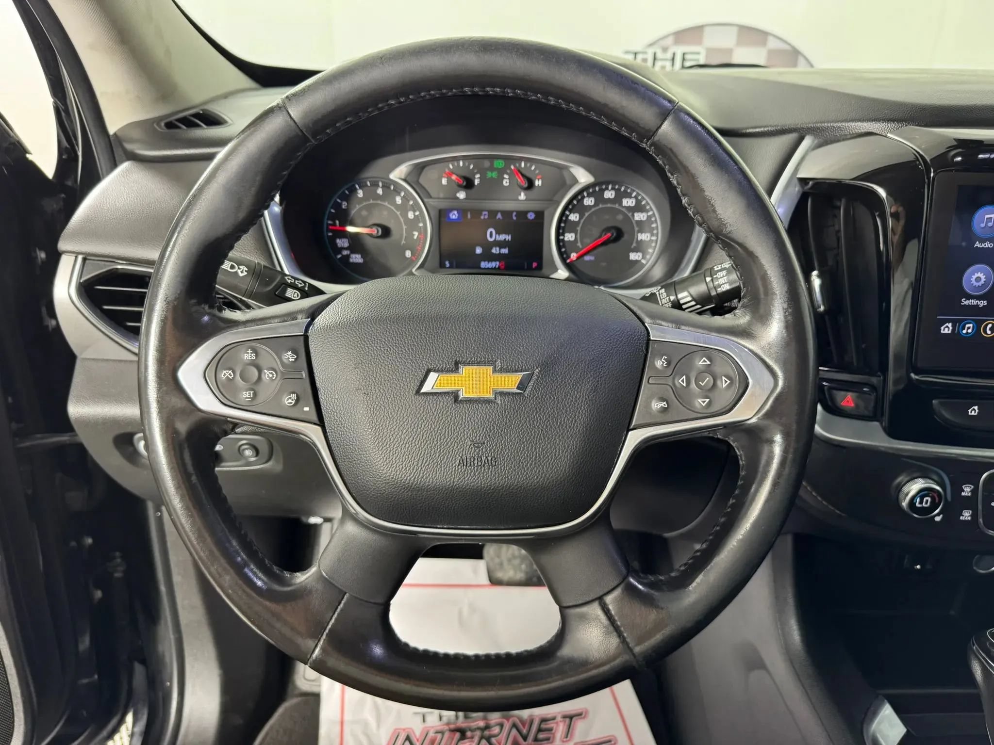 Used 2020 Chevrolet Traverse LT FWD image 13