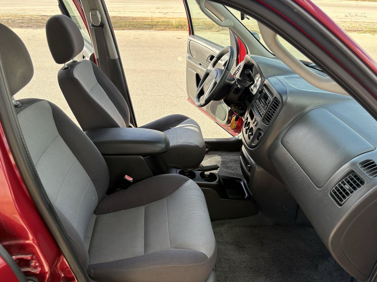 Used 2004 Ford Escape XLS FWD image 21