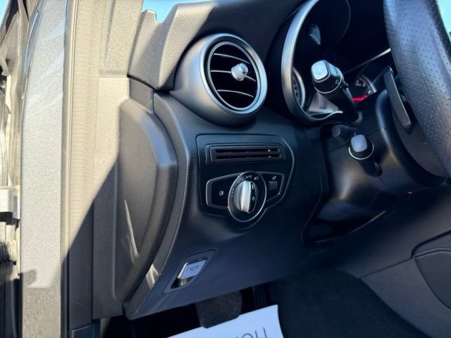 Used 2018 Mercedes-Benz GLC 300 4MATIC image 22