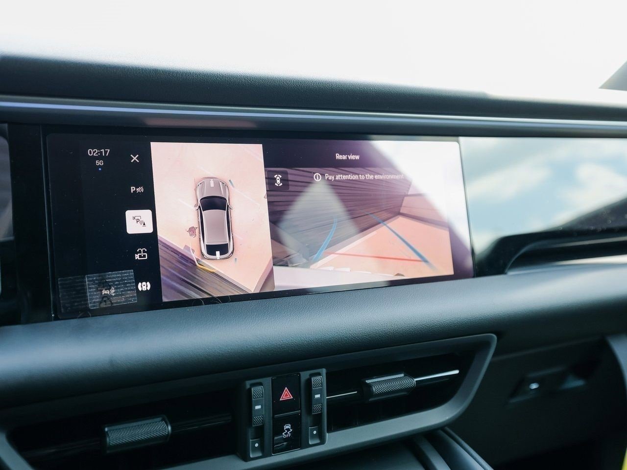 New 2025 Porsche Macan Electric image 19