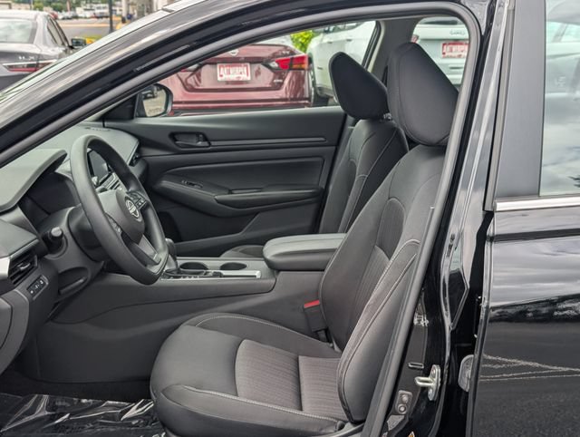 Used 2024 Nissan Altima 2.5 S FWD image 13