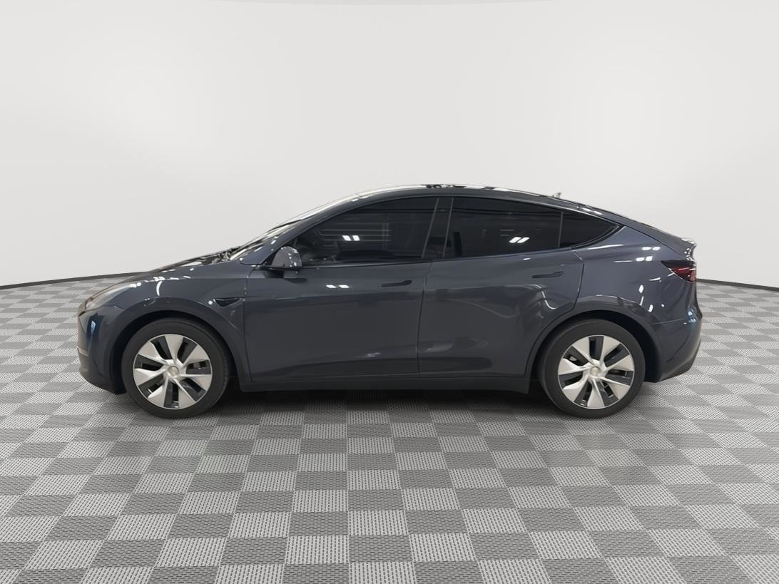 Used 2021 Tesla Model Y Long Range image 3