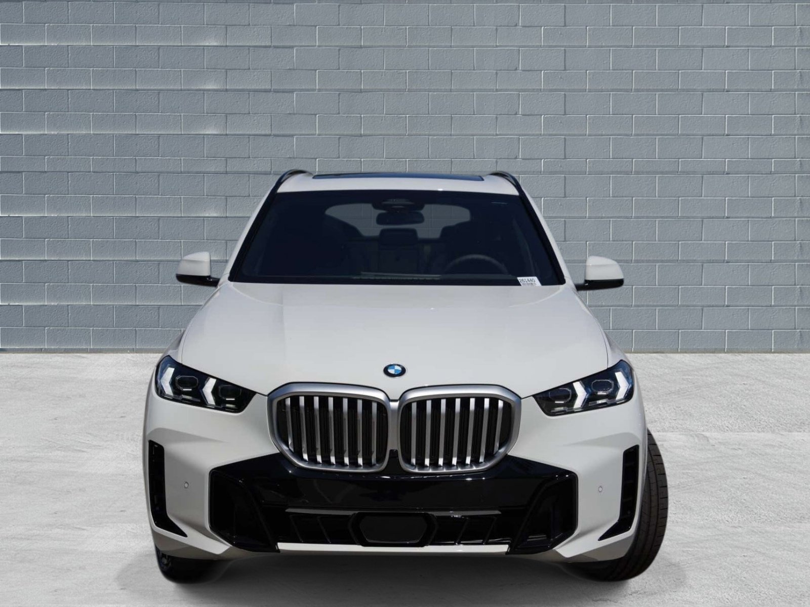 New 2026 BMW X5 xDrive40i w/ M Sport Package AWD/4WD image 2