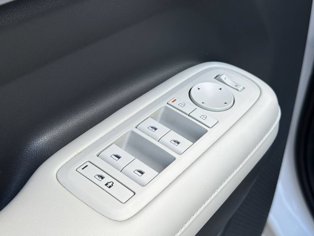 Used 2024 Hyundai Santa Fe SEL FWD image 19