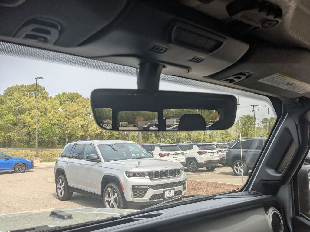 Used 2023 Jeep Gladiator Overland image 28