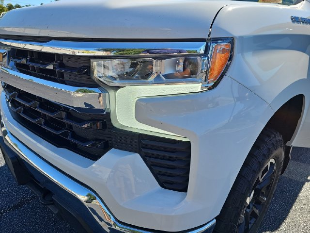 Used 2023 Chevrolet Silverado 1500 LT AWD/4WD image 34