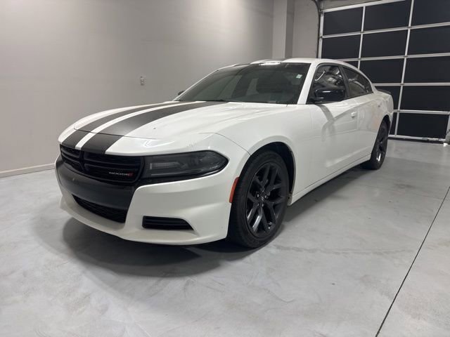 Used 2021 Dodge Charger SXT w/ Blacktop Package RWD image 3