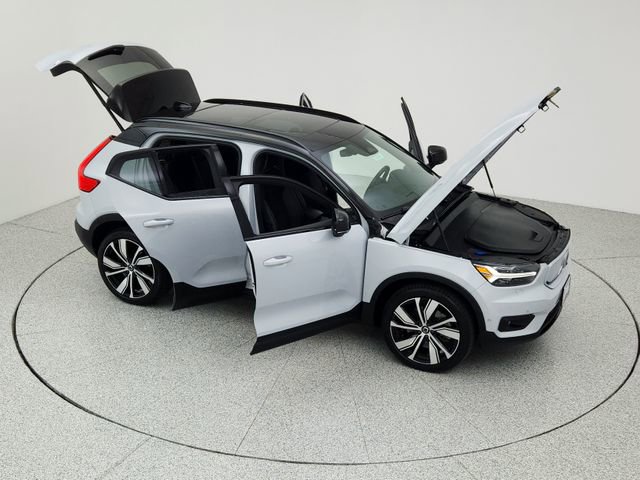 Certified 2022 Volvo XC40 P8 Recharge Plus image 21