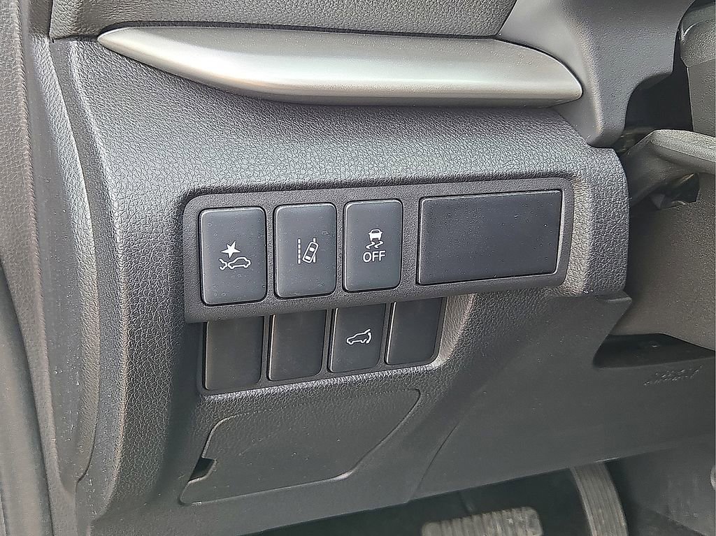 Used 2025 Mitsubishi Eclipse Cross SE image 25