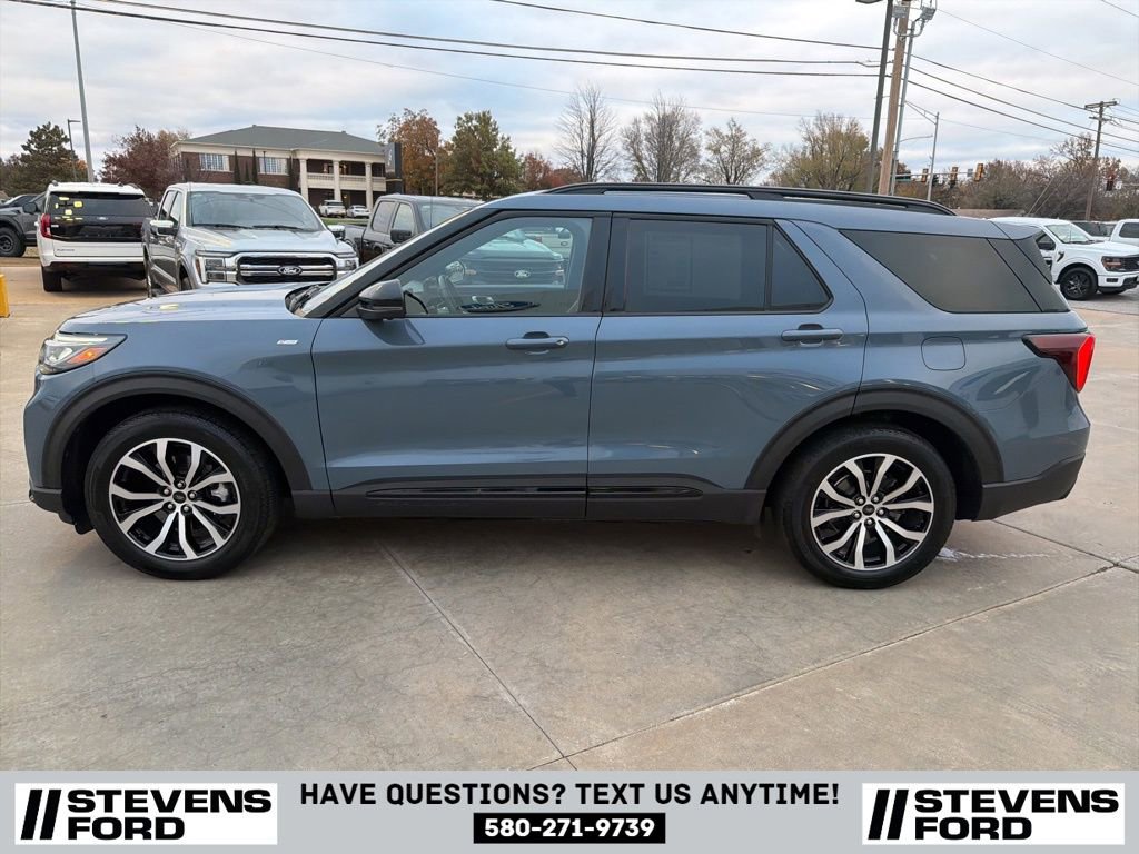 Used 2025 Ford Explorer ST-Line image 9