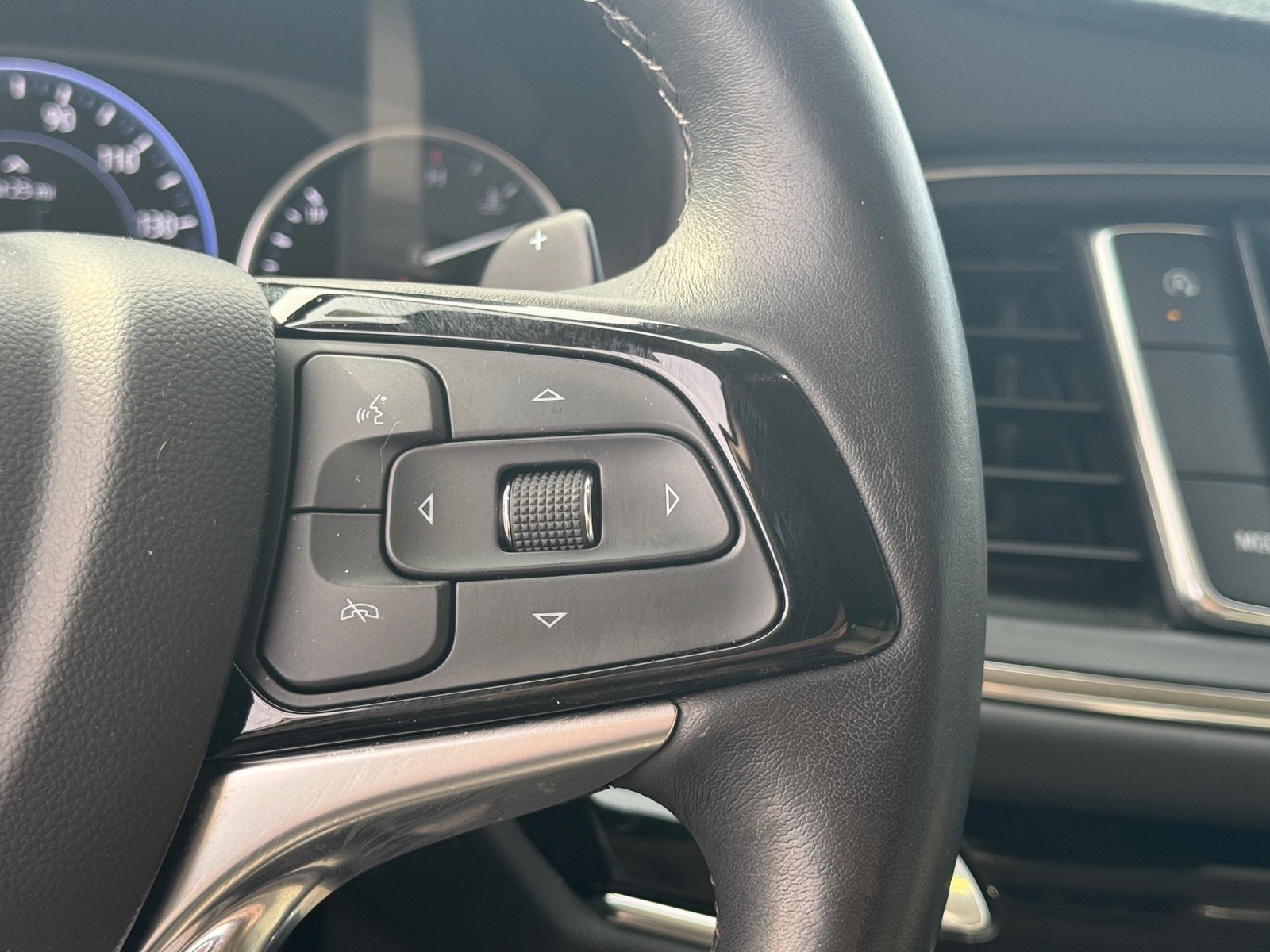 Used 2023 Buick Enclave Avenir w/ Trailering Package, 5000 lbs. FWD image 15