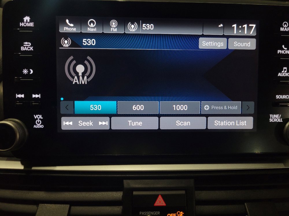 Used 2018 Honda Accord Touring image 25