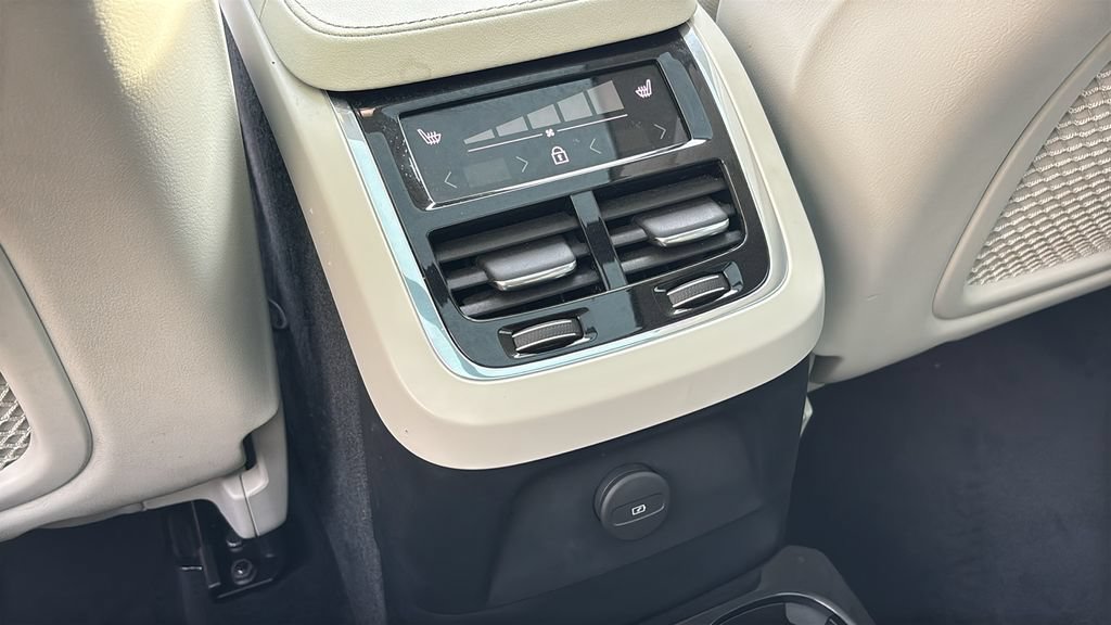 Certified 2023 Volvo XC90 T8 Plus w/ Protection Package Premier AWD/4WD image 9