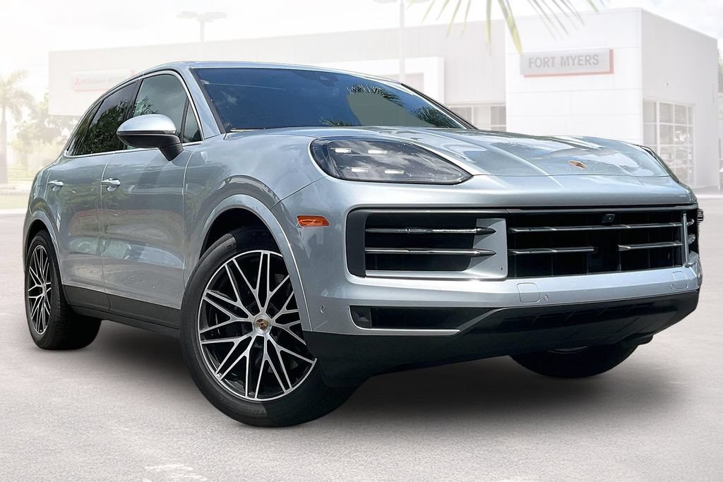 Used 2025 Porsche Cayenne AWD/4WD image 1
