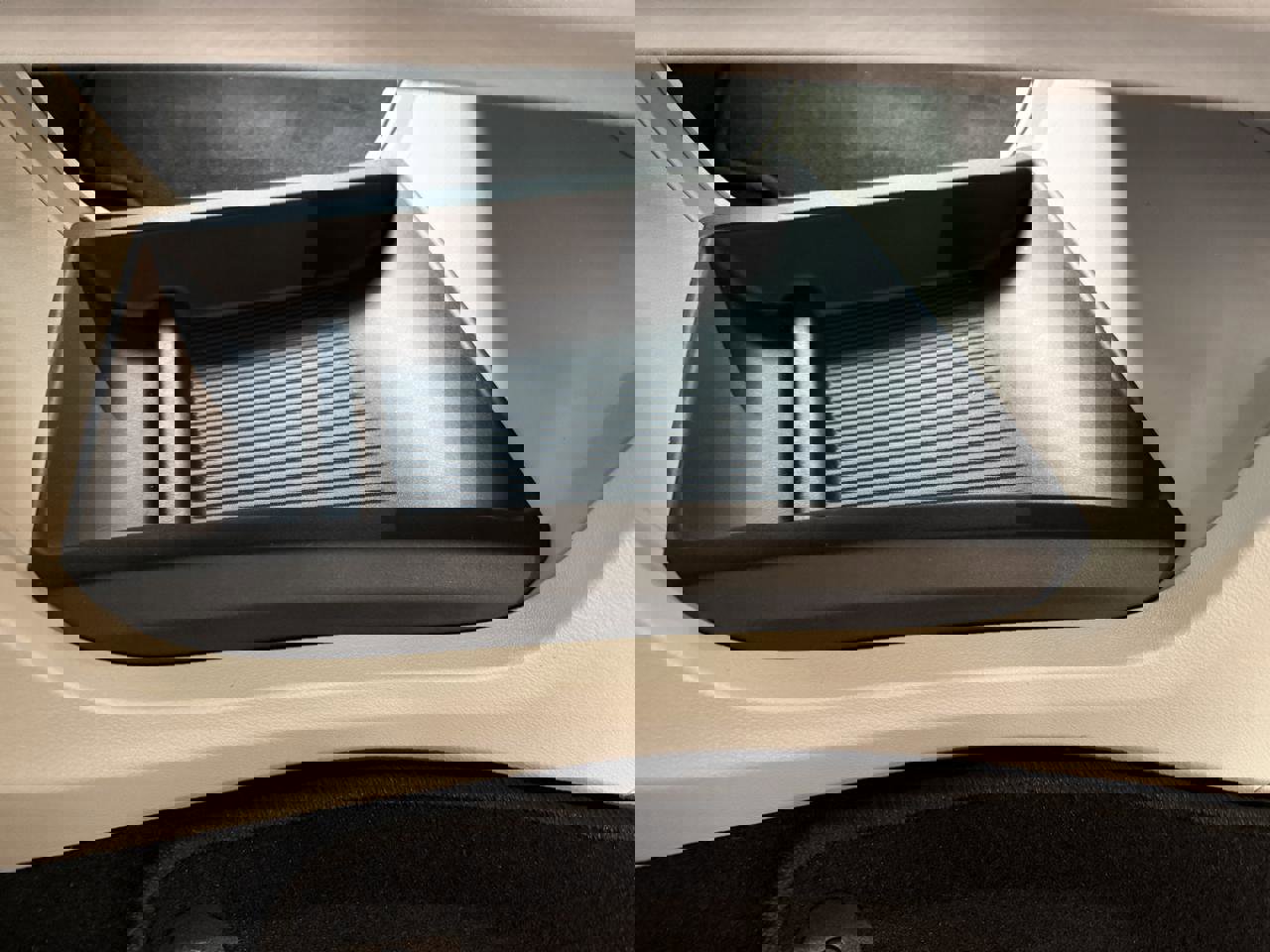 Used 2022 Chrysler Pacifica Limited w/ Uconnect Theater Family Group image 33