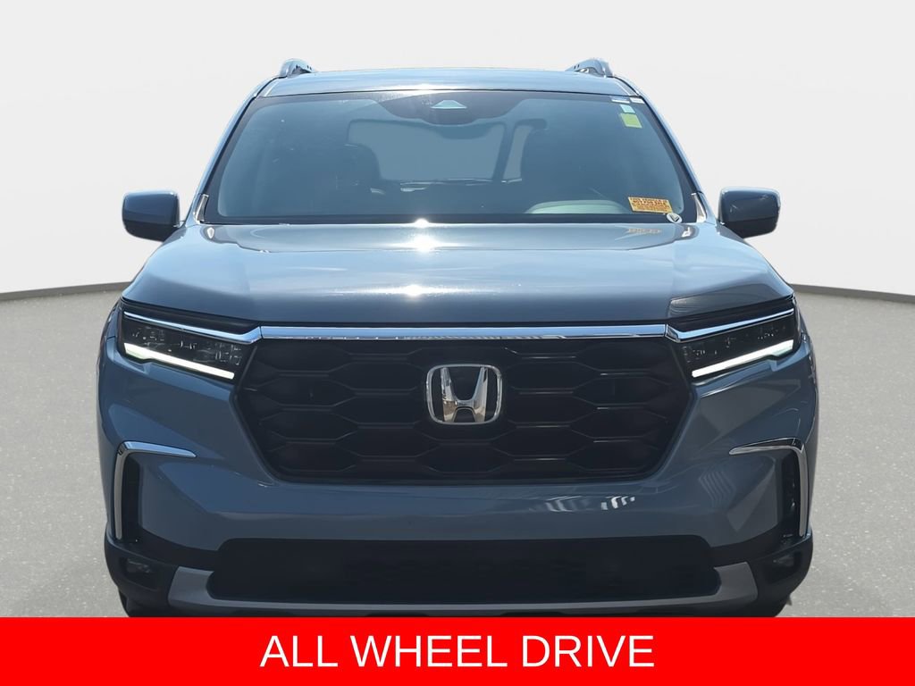 Used 2024 Honda Pilot Touring image 2