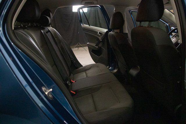 Used 2018 Volkswagen Golf S image 17