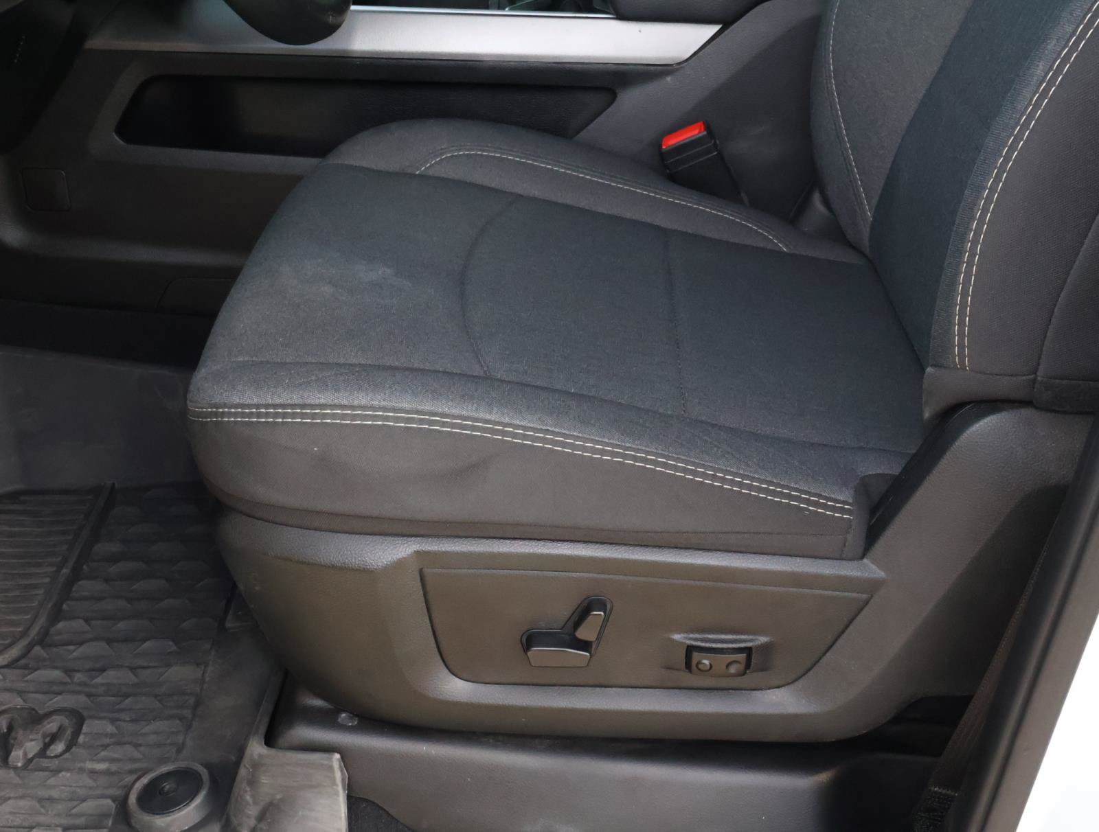 Used 2024 RAM 3500 Lone Star w/ Sport Appearance Package AWD/4WD image 14