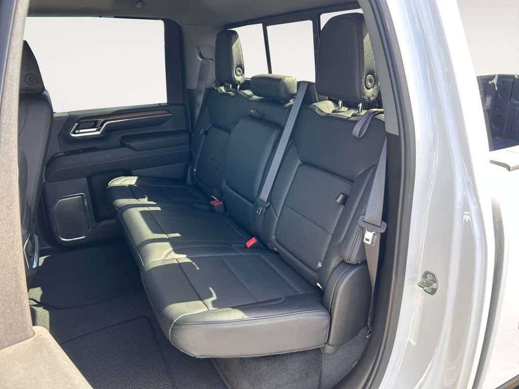Used 2024 GMC Sierra 3500 Denali w/ Denali Reserve Package AWD/4WD image 11