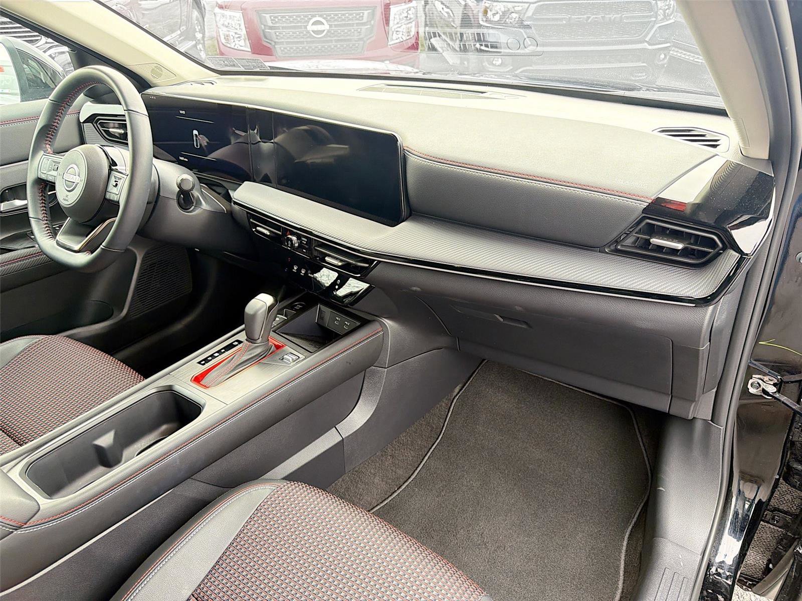 Used 2025 Nissan Kicks SR image 27