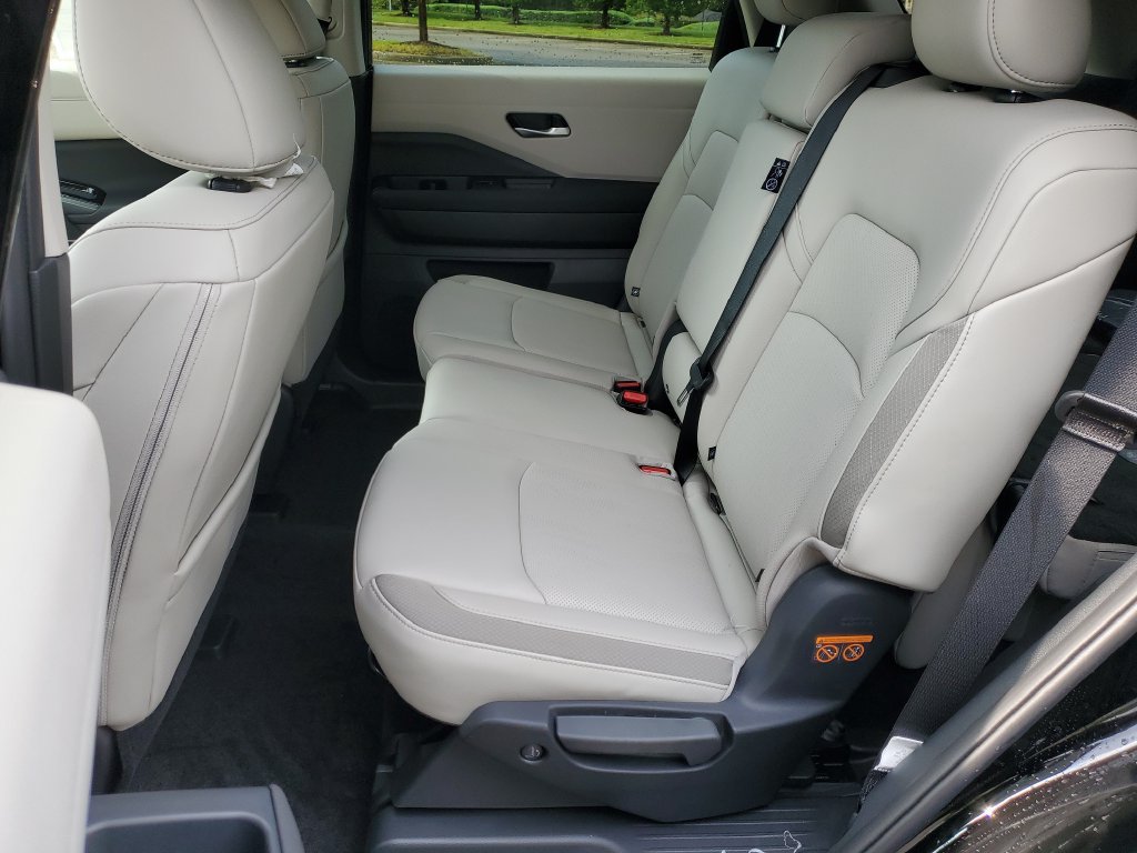 New 2026 Nissan Pathfinder SL FWD image 11