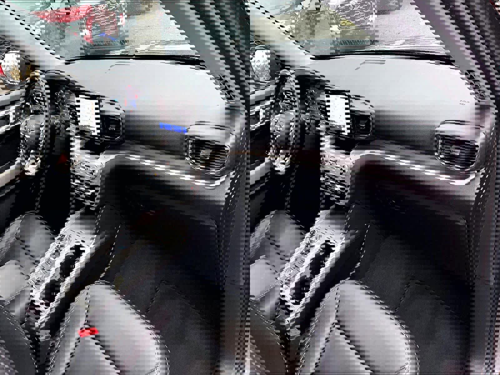 Used 2022 Ford Explorer XLT w/ Equipment Group 202A image 14