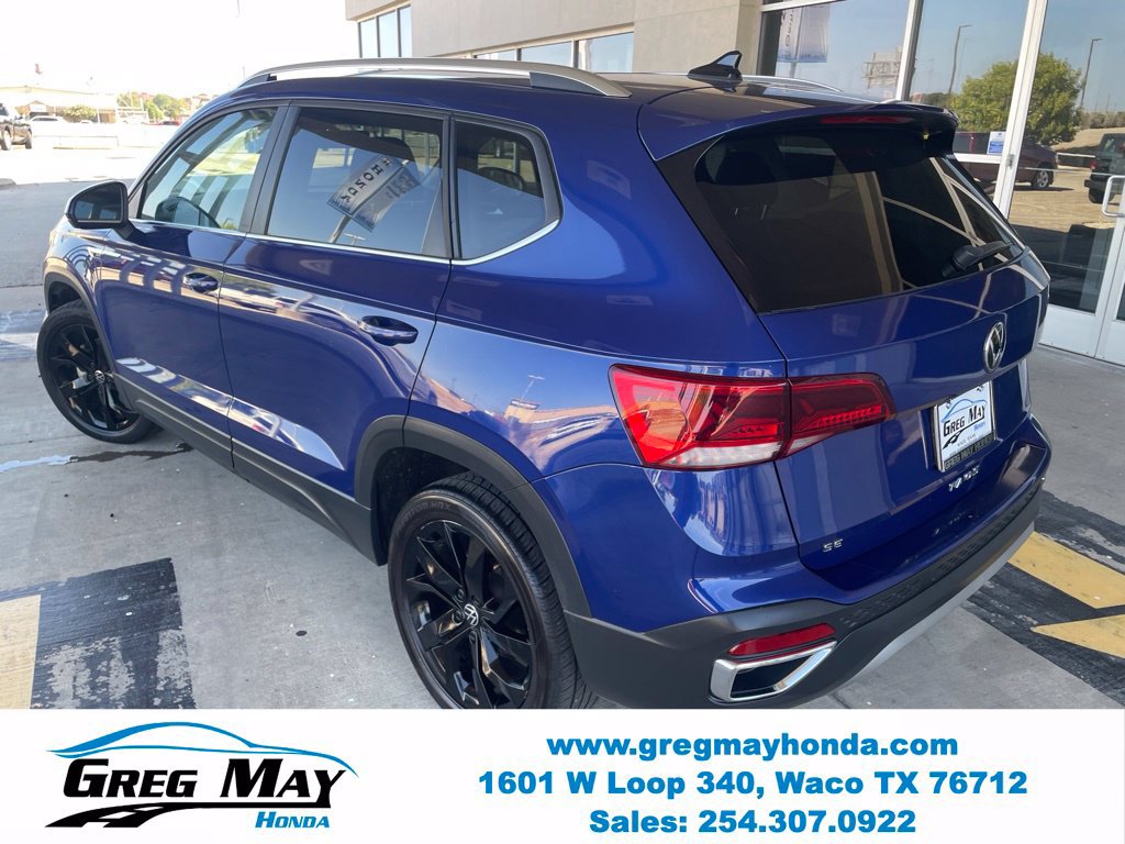 Used 2022 Volkswagen Taos SE w/ Panoramic Sunroof Package FWD image 10
