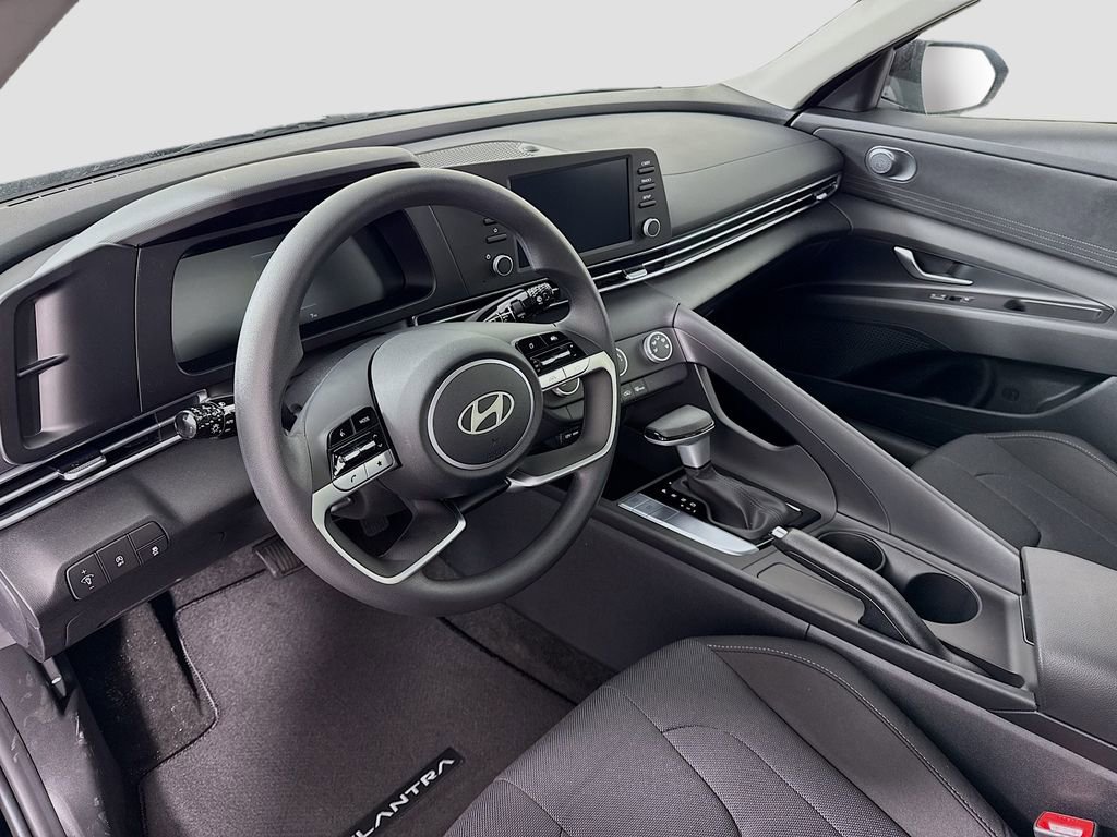 New 2026 Hyundai Elantra SE image 9