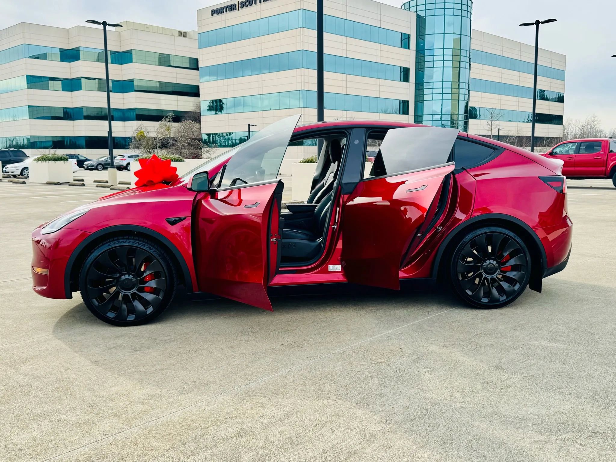 Used 2024 Tesla Model Y Performance image 46