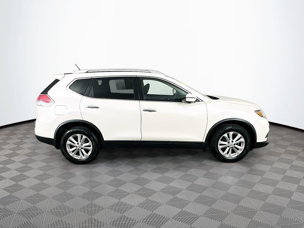 Used 2016 Nissan Rogue SV w/ SV Premium Package FWD image 11