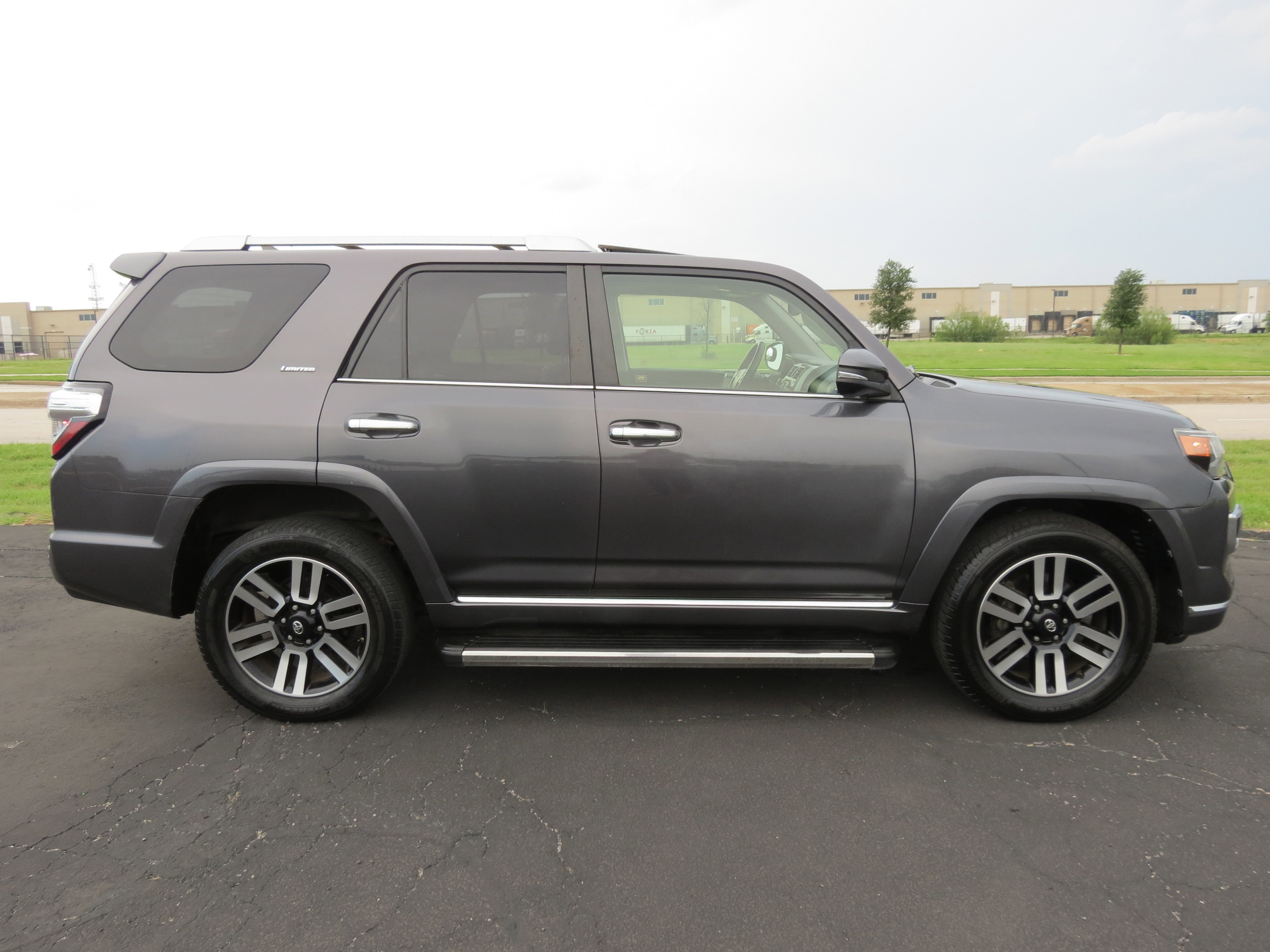Used 2014 Toyota 4Runner Limited image 4