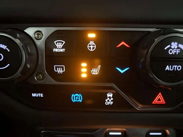 Used 2025 Jeep Wrangler Unlimited Sahara w/ Safety Group image 47