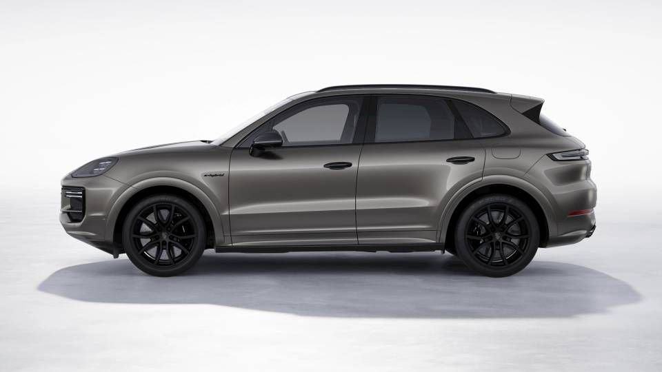 Certified 2025 Porsche Cayenne Turbo image 2