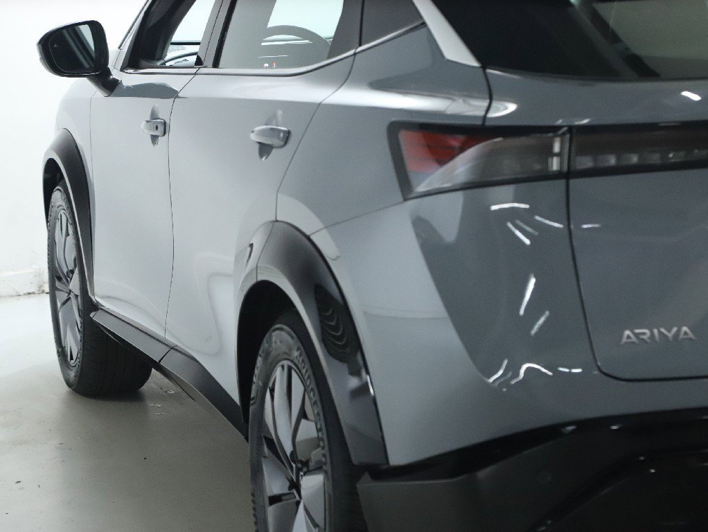 Used 2023 Nissan Ariya FWD image 40
