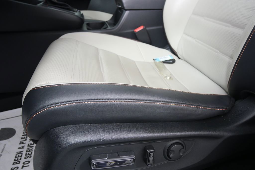 Used 2023 Honda CR-V Sport Touring image 10