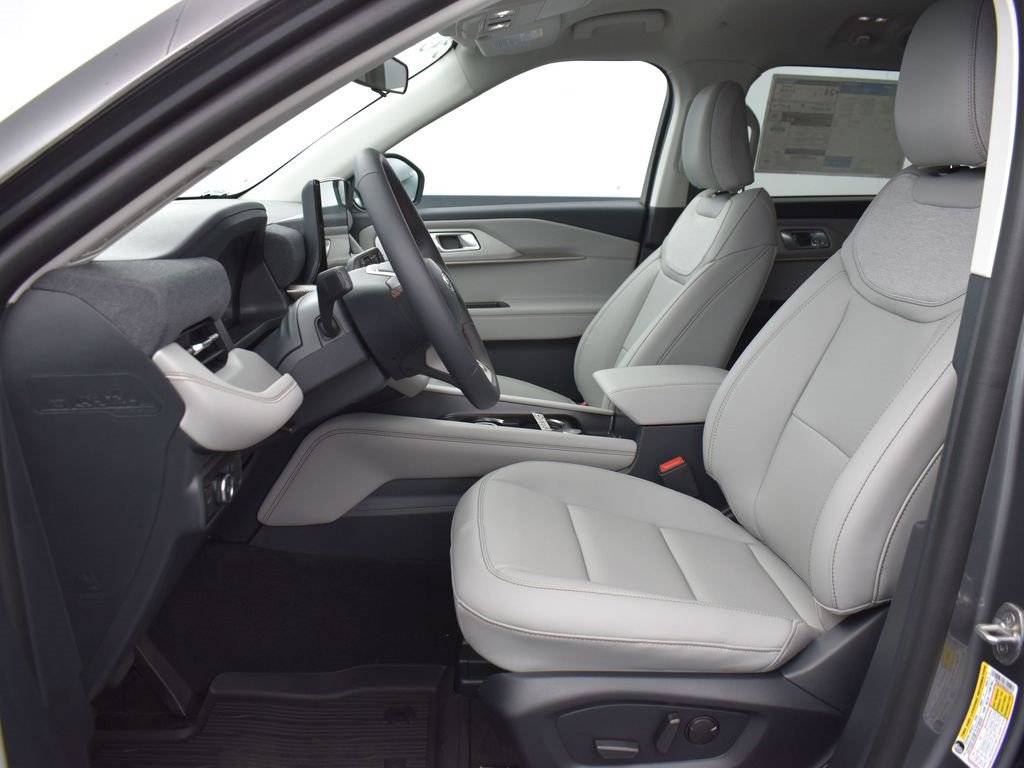 New 2025 Ford Explorer Active w/ Active Comfort Package image 10