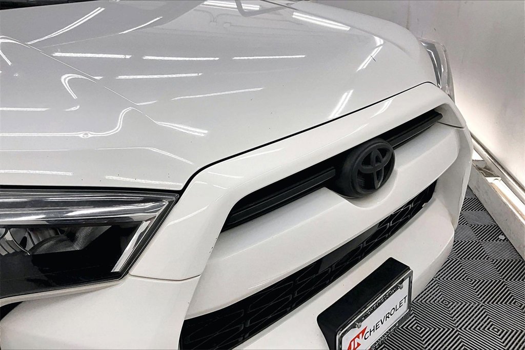 Used 2022 Toyota 4Runner SR5 Premium image 30