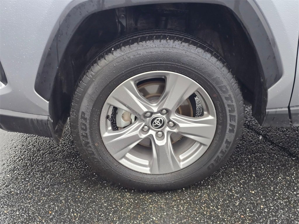 Used 2025 Toyota RAV4 XLE w/ Convenience Package image 11