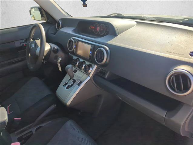 Used 2011 Scion xB FWD image 22
