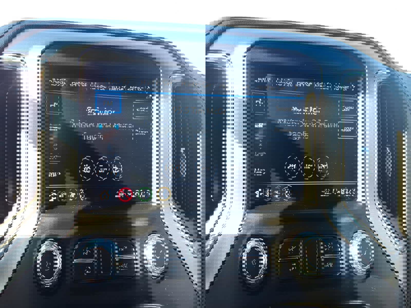 Used 2023 GMC Sierra 2500 SLE w/ SLE Convenience Package image 17