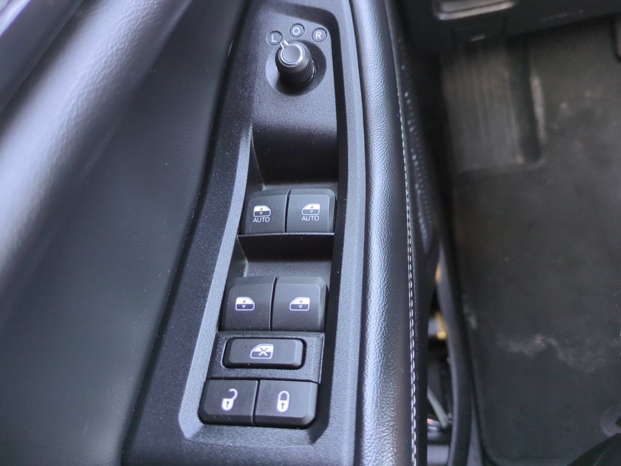 Used 2024 Jeep Grand Cherokee Altitude AWD/4WD image 23