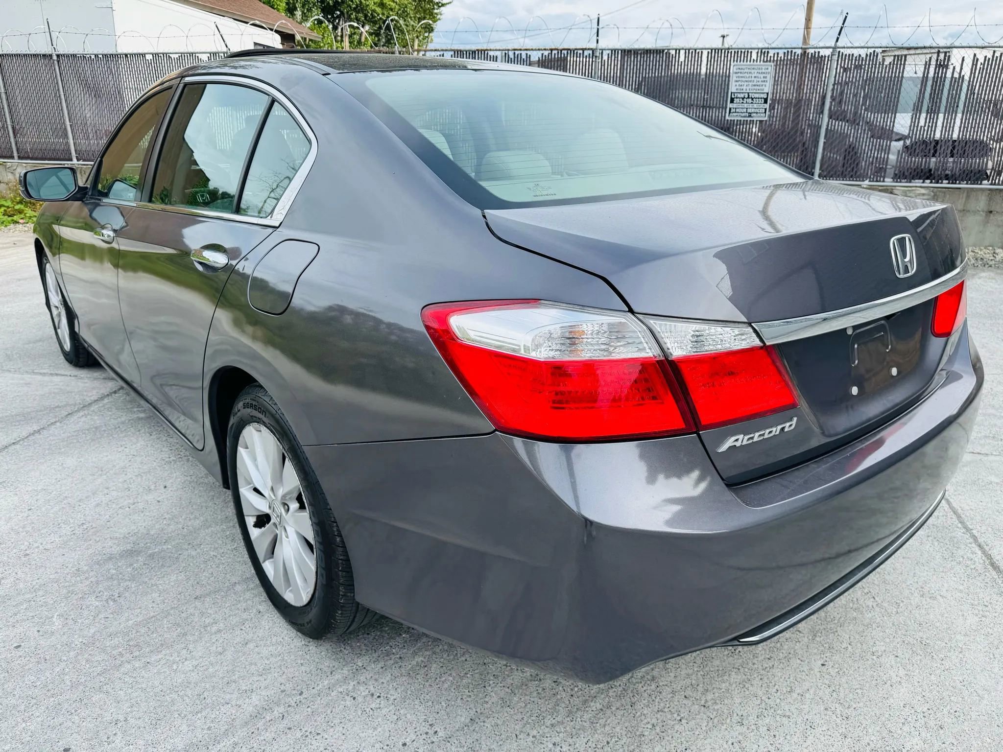 Used 2015 Honda Accord EX image 3