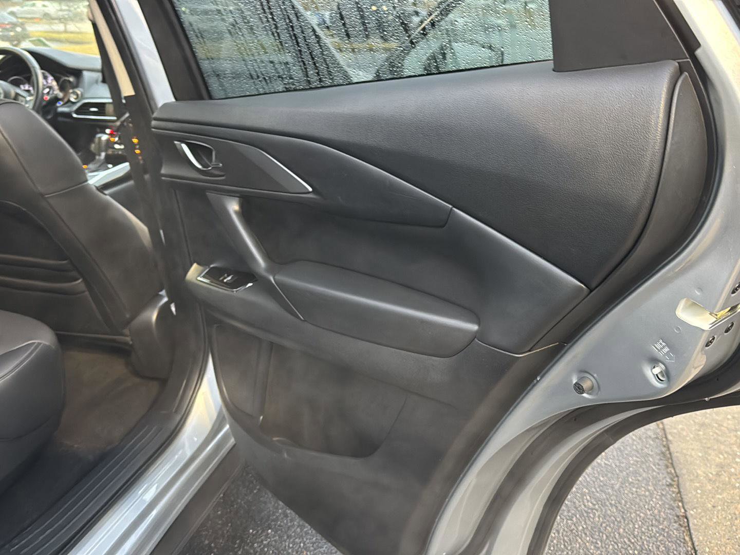 Used 2023 MAZDA CX-9 Touring image 13