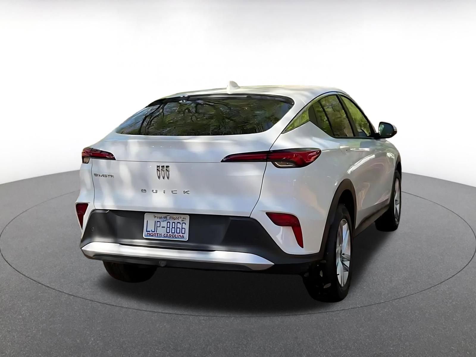 Used 2025 Buick Envista Preferred image 14