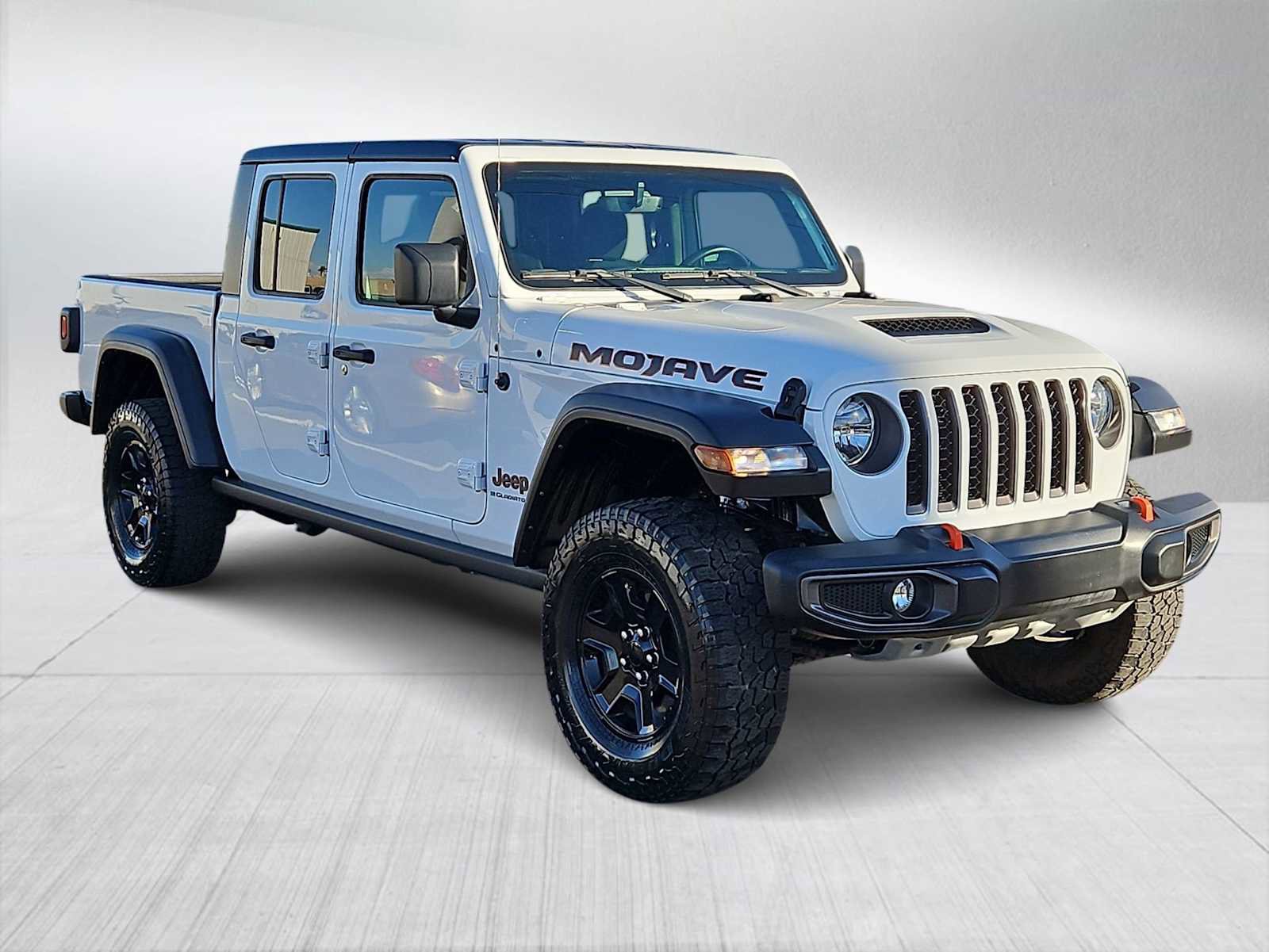 Used 2023 Jeep Gladiator Mojave image 2