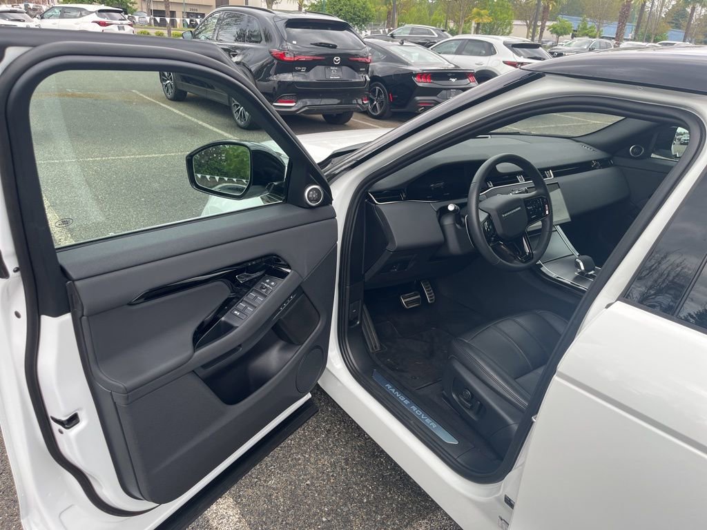 Certified 2025 Land Rover Range Rover Evoque Dynamic SE AWD/4WD image 10