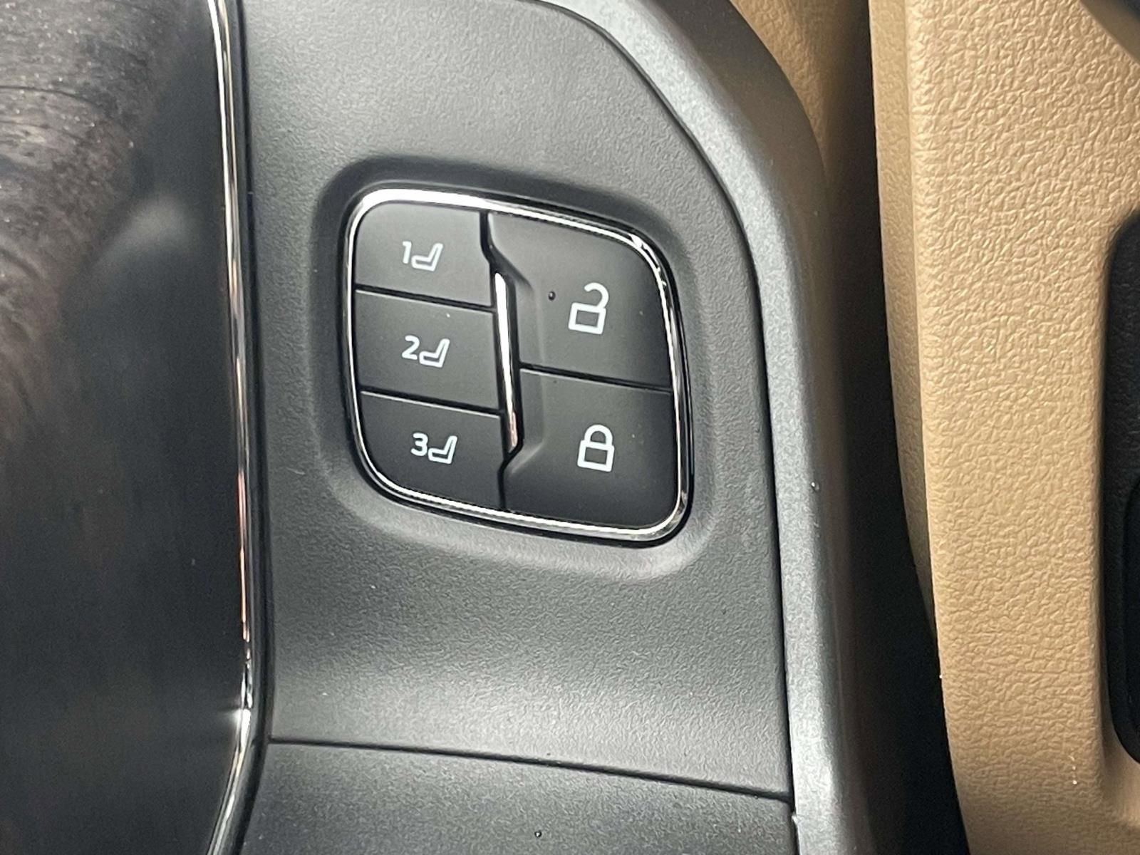 New 2026 Ford F350 Lariat w/ Chrome Package image 18