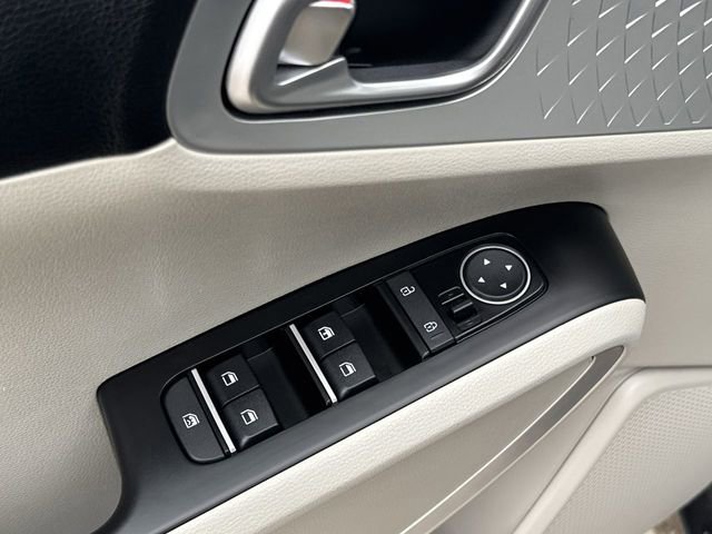 Certified 2025 Kia Soul LX w/ LX Technology Package image 17