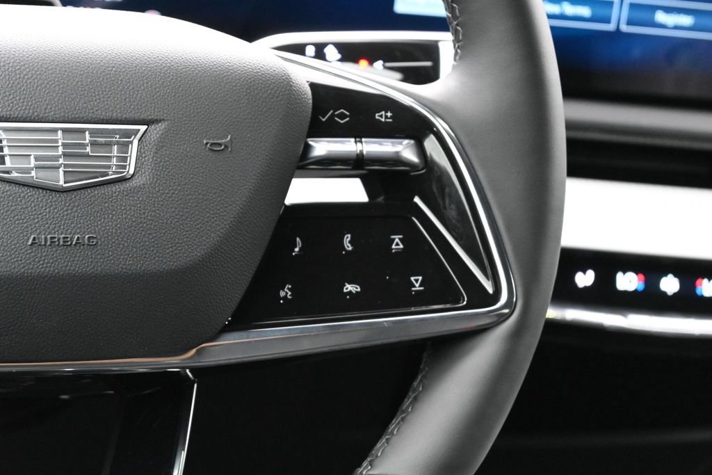 New 2027 Cadillac Optiq Premium Sport w/ LPO, Floor Liner Package AWD/4WD image 15