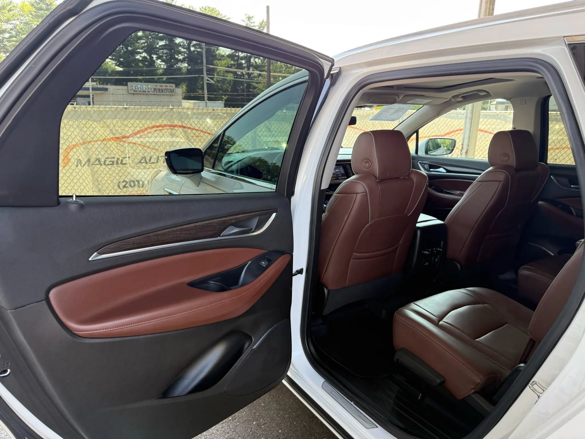 Used 2021 Buick Enclave Avenir w/ Avenir Technology Package AWD/4WD image 67
